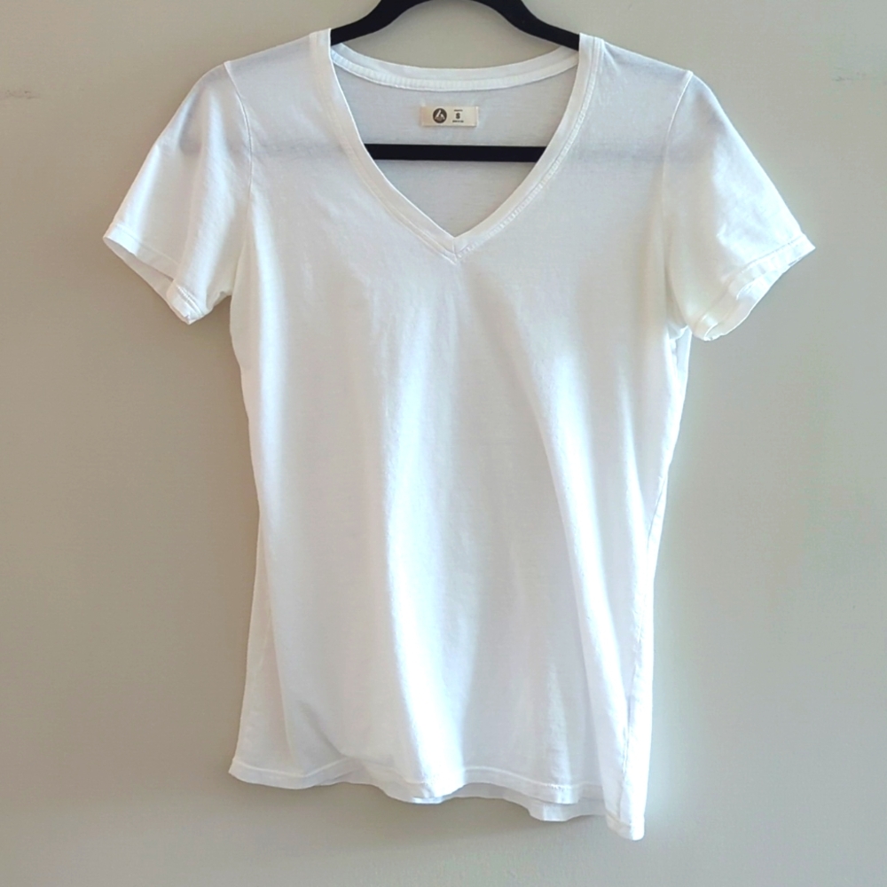 American Giant 100% cotton v-neck t-shirt white small
